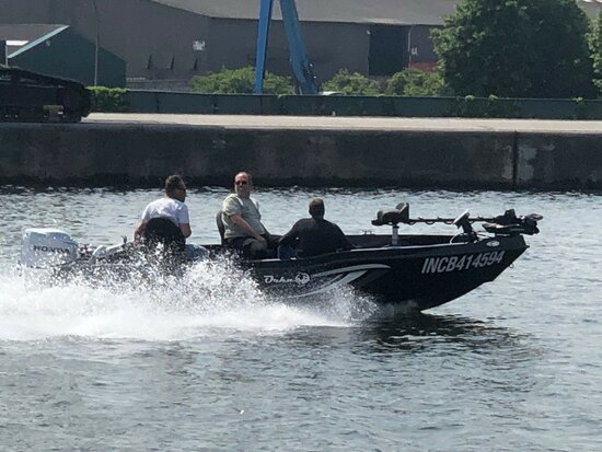 Nachtvissen met boot goudvoorn